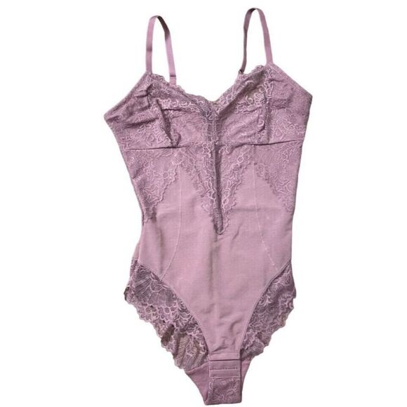 Pinsy Women's Sz Small Lilac Smoothing Lace Shapesuit Shapewear Bodysuit - Picture 1 of 4